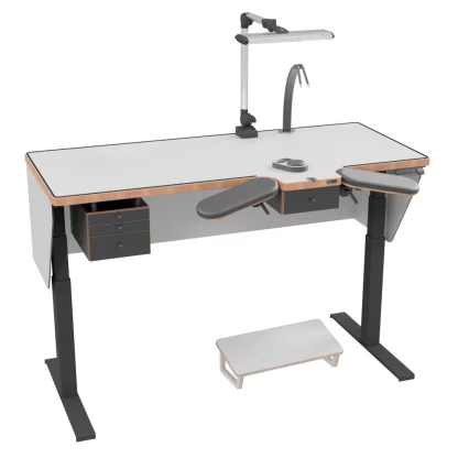 Etabli grand format 1600x800 avec accessoires jupe et tiroir central et layette à gauche coussin d'emboitage et repose pieds